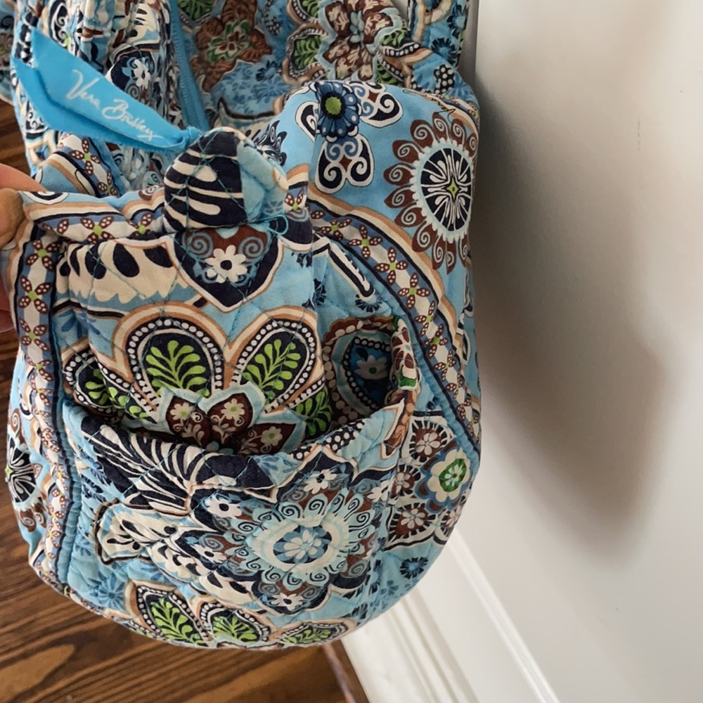 Vera Bradley small duffel bag - Picture 2 of 6